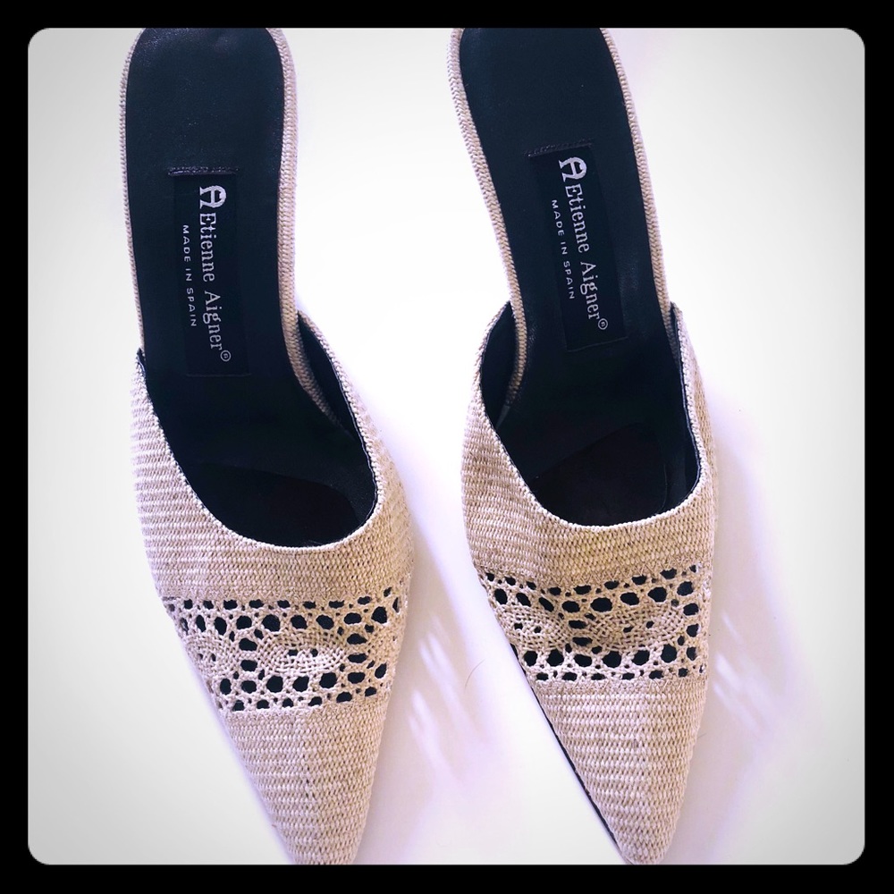 Étienne Aigner size 8 Cassey heels.